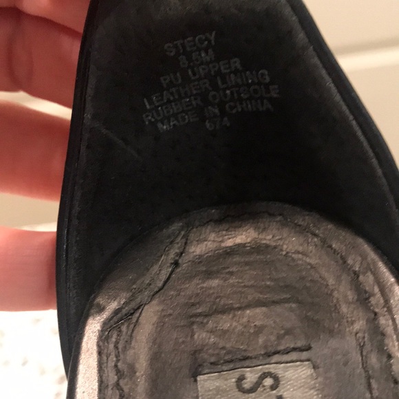 Black Steve Madden heels - Picture 3 of 7
